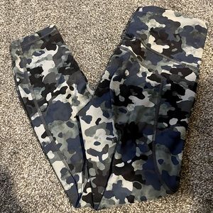 *Brand New* Athleta cropped leggings